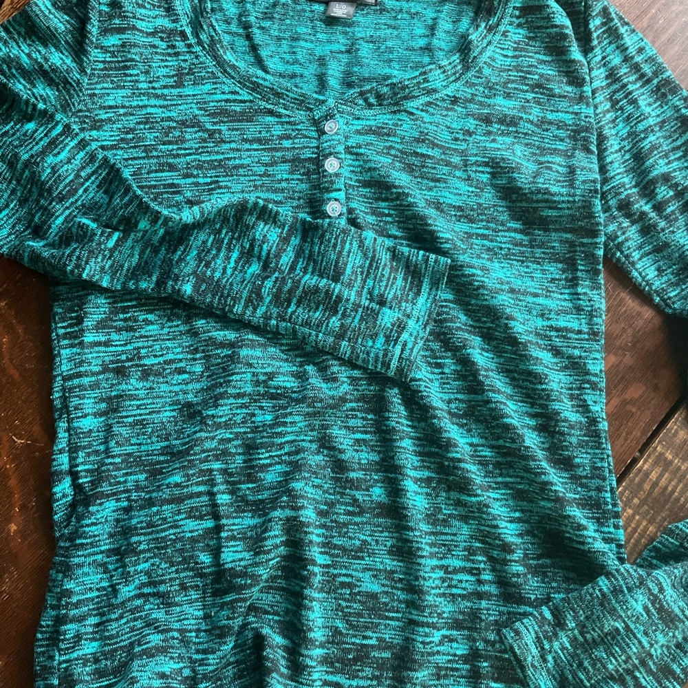 SIMPLE BLUE TOP  SIZE ‘L’  BY ‘STREETWEARSOCIETY’